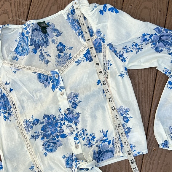 wild fable White and Blue Floral Tie-Front Blouse - Picture 9 of 9